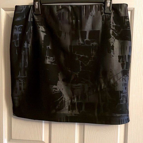 ❤️ 3/$15:  SIMPLY VERAWANG BLACK SKIRT L NWT - Picture 2 of 4